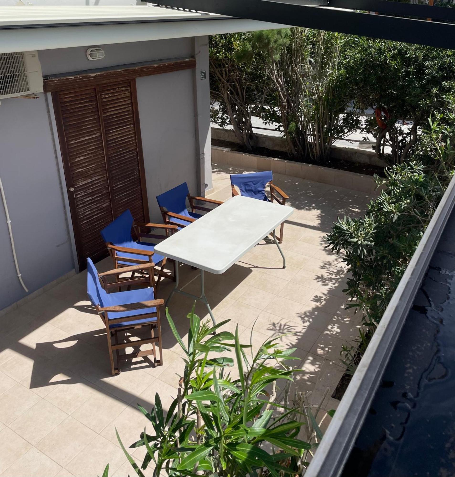 Sea La Vie - Beachfront Retreat Loutráki Exterior foto